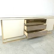 Buffet vintage en laiton et laque, 1970