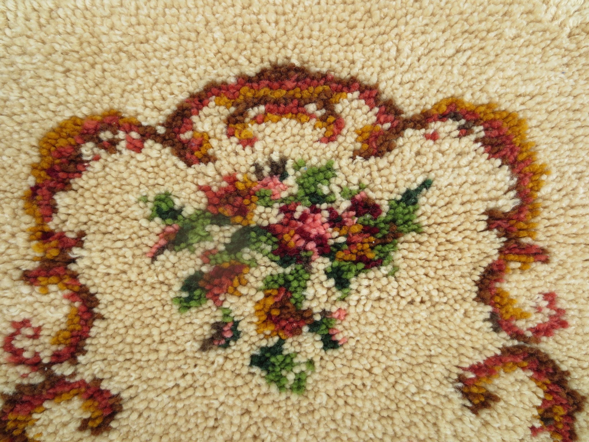 Tapis descente de lit en haute laine fait main 110x70cm
