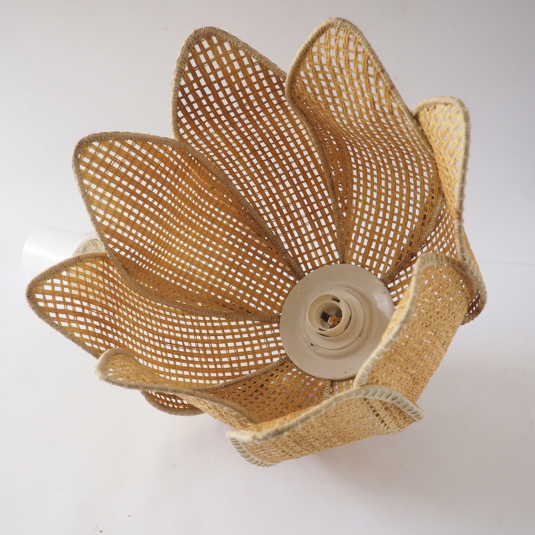 Suspension flower bell in canning