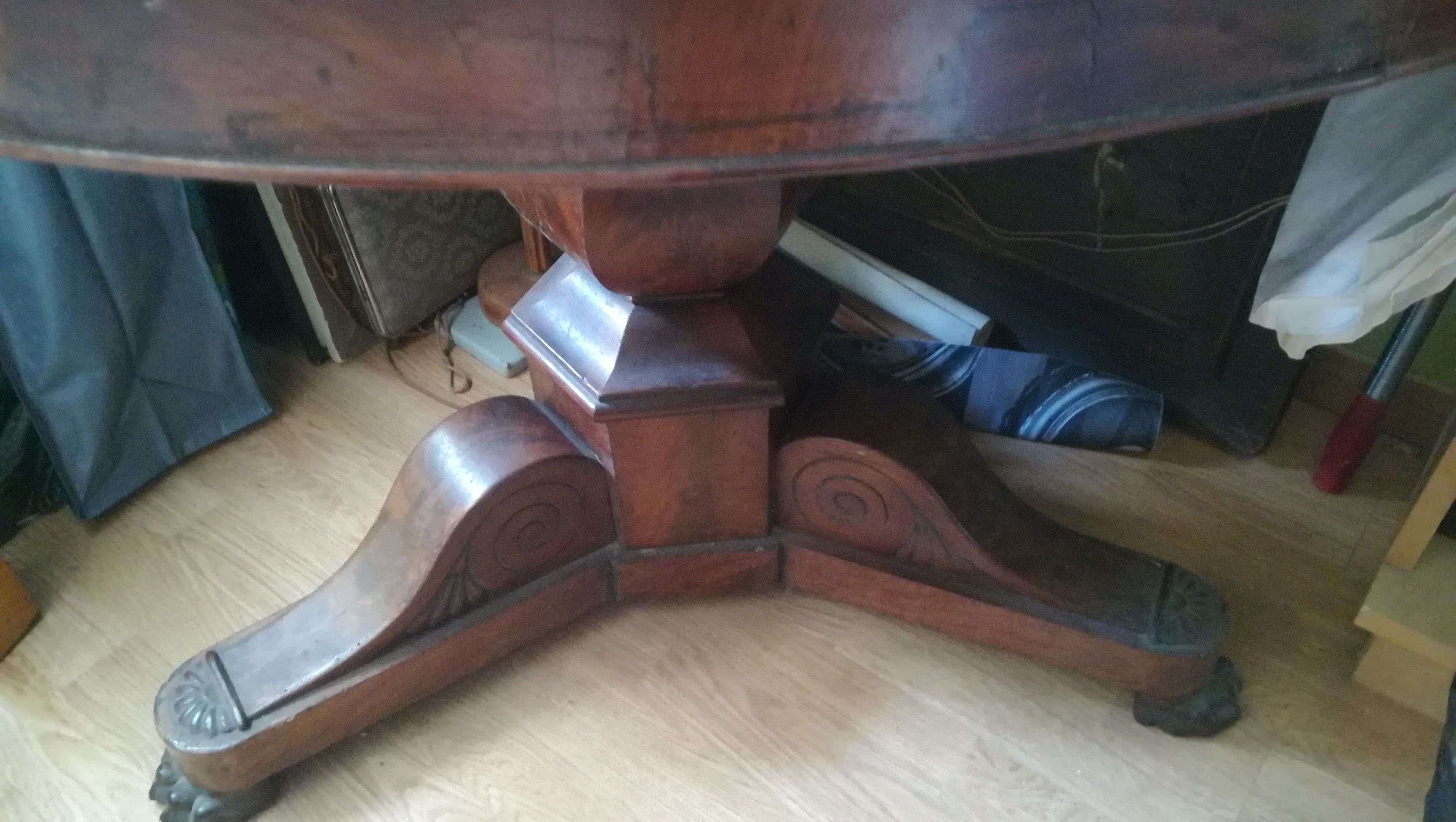 Table pedestal on Napoleon III marble, central foot