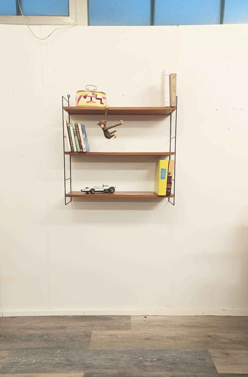 Étagère murale années 60,String,noyer