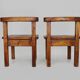 Paire de chaises basses brutaliste en bois massif. Années 60