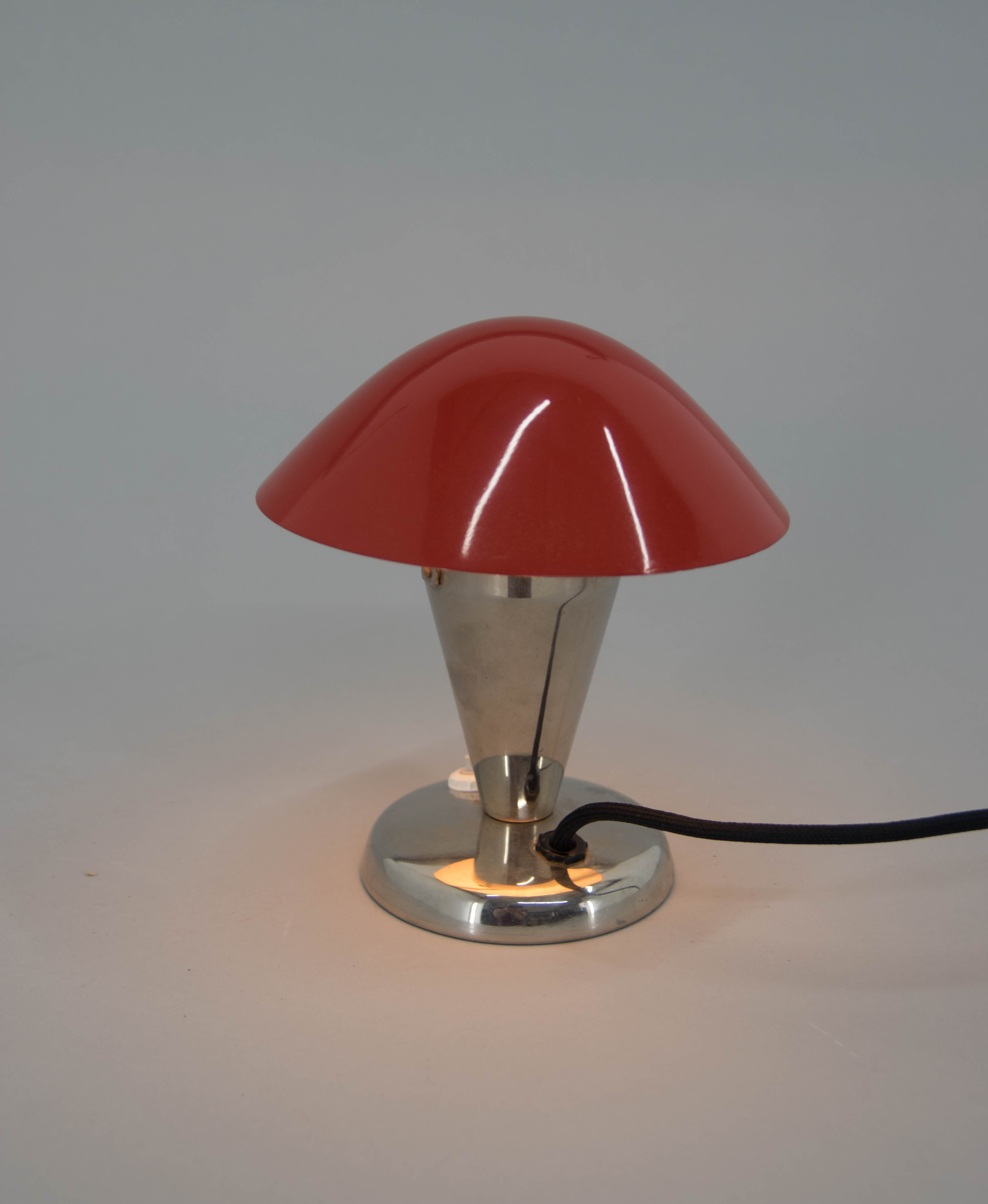 Bauhaus bedside lamp with flexible shade, 1930