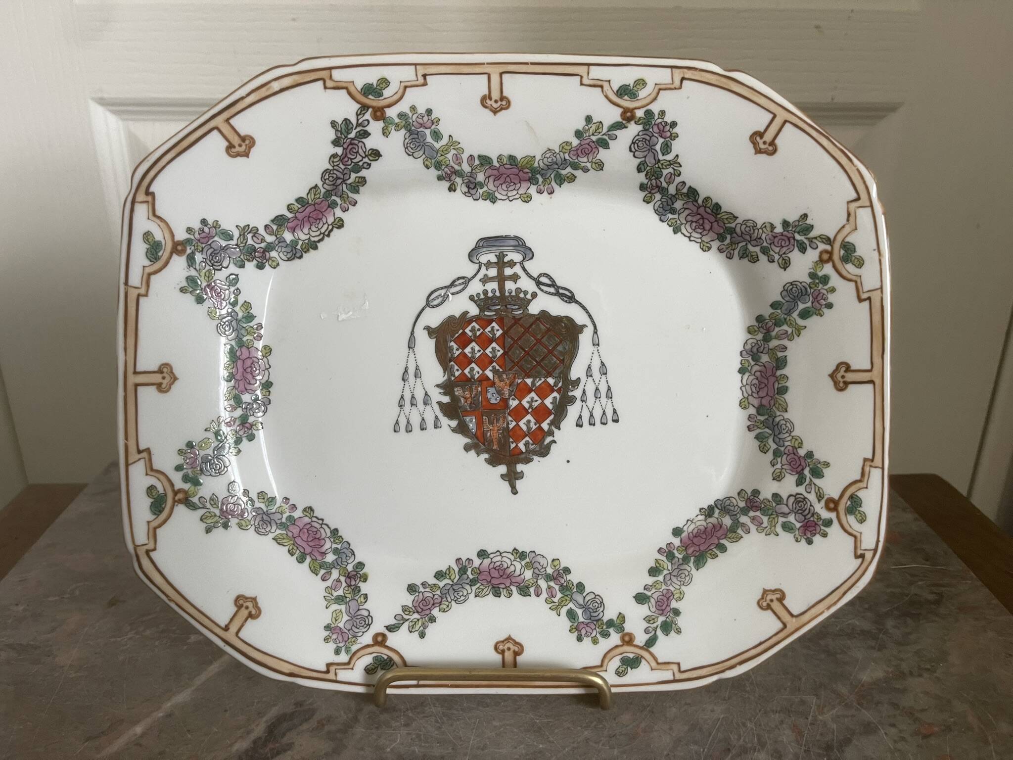 Plateau empty pocket ceramic house toussi short heraldic coat of arms