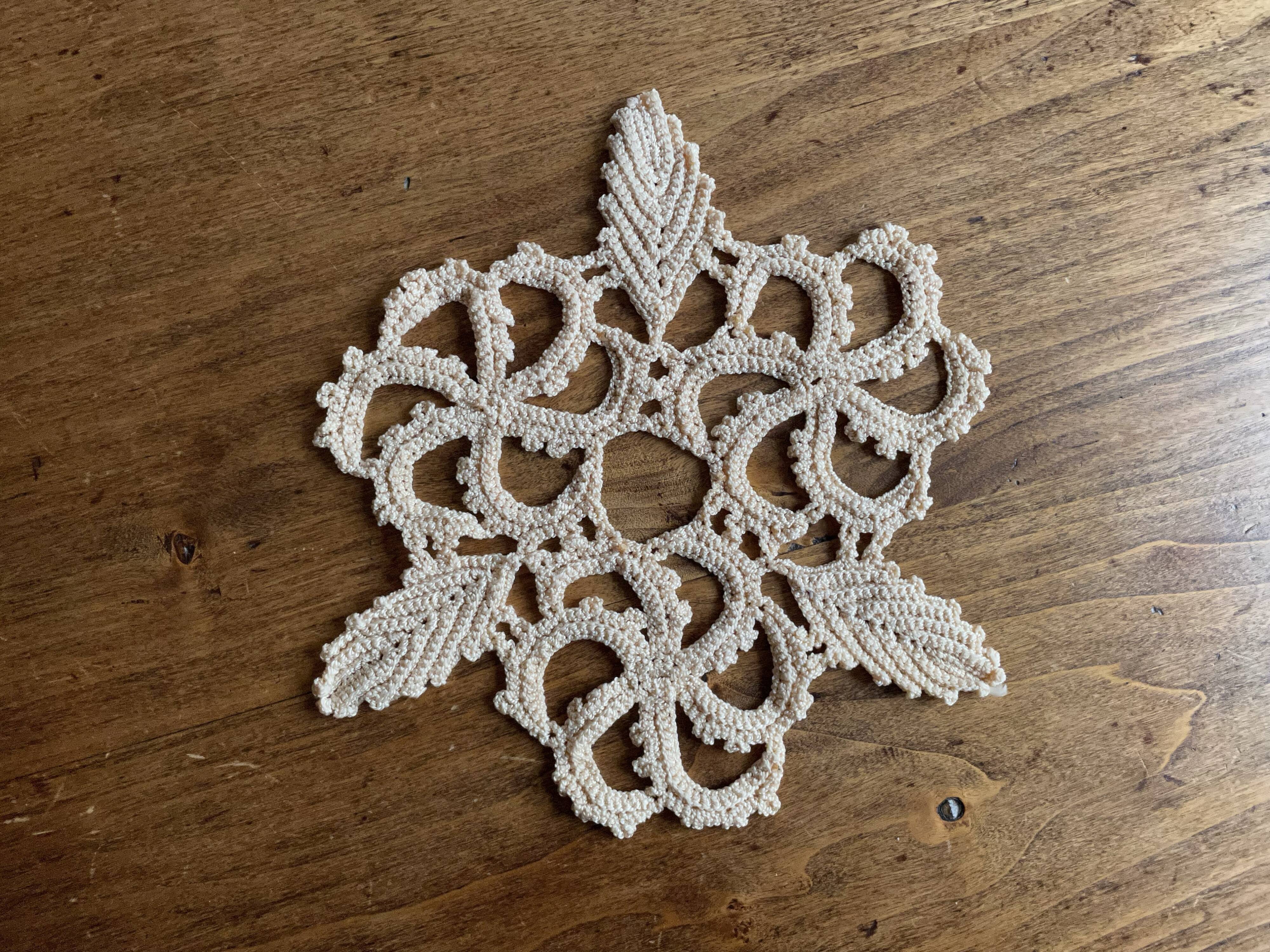 Crochet placemat, vintage, beige