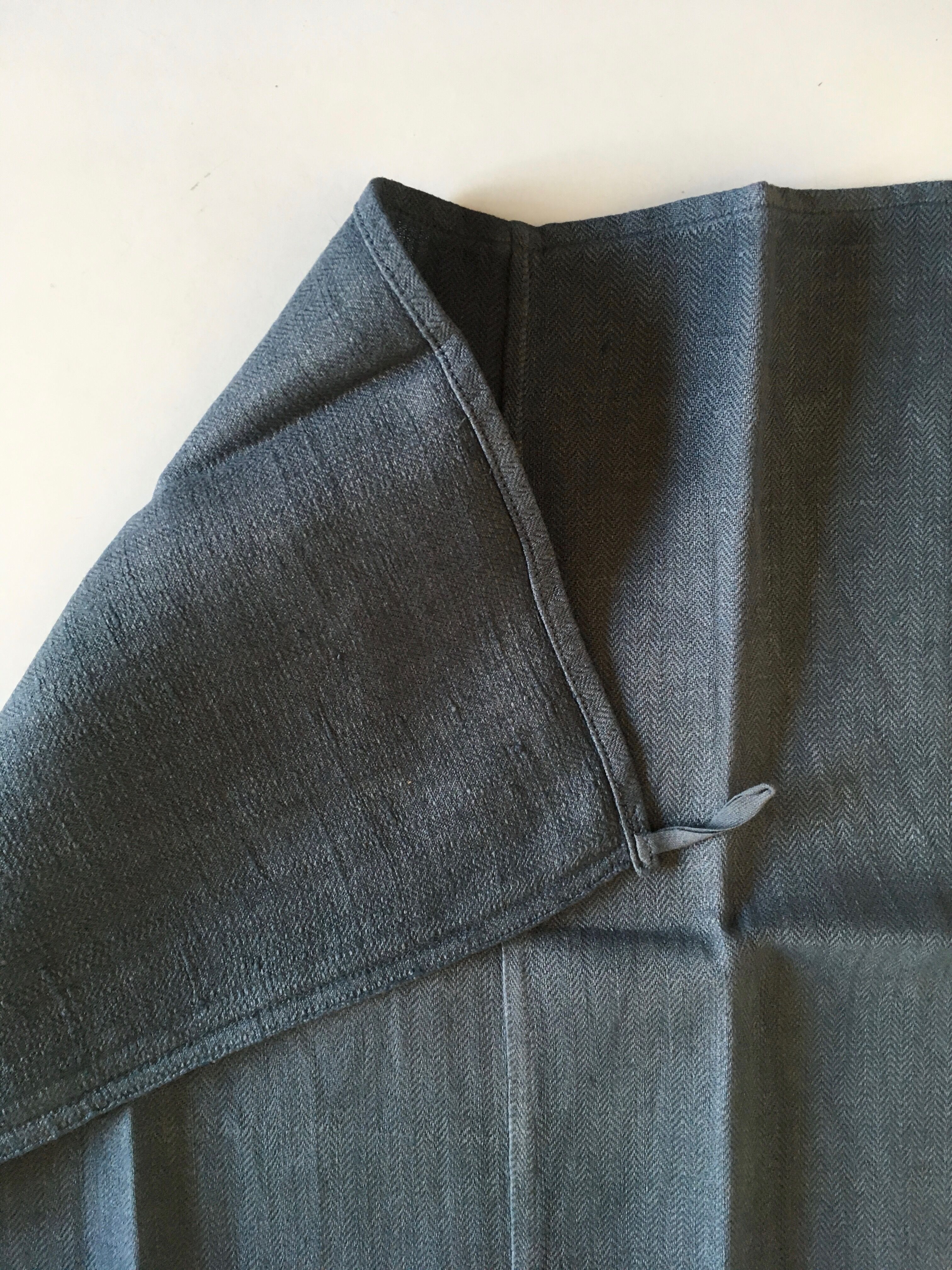 19th century long cloth cloth with iron grey rafters