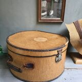 Hat box with leather handle