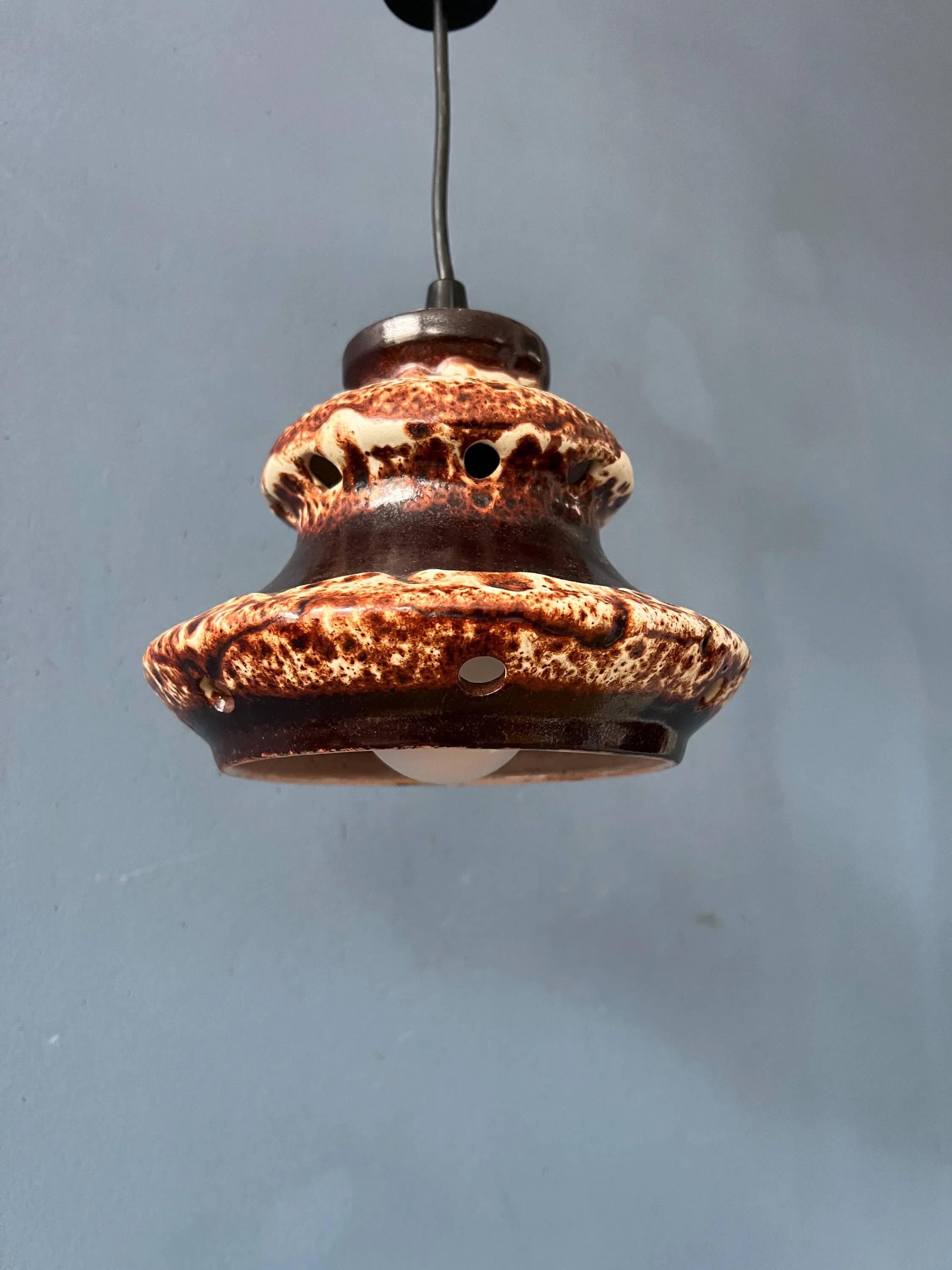Suspension Fat Lava in ceramic West Germany brown and beige