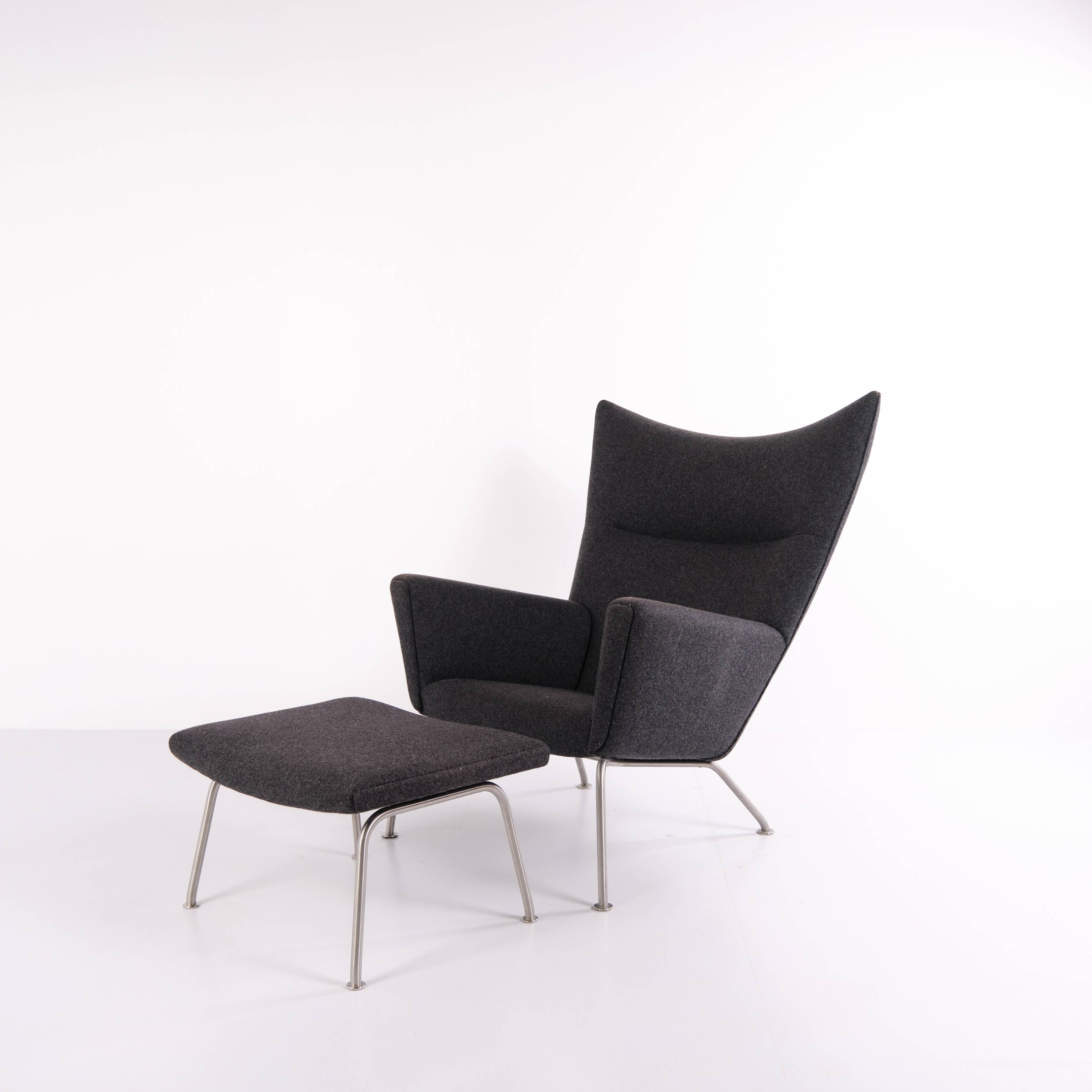 Wingchair – Hans J. Wegner – Model CH445 – Carl Hansen & Søn – Grey Hallingdal – With Footstool