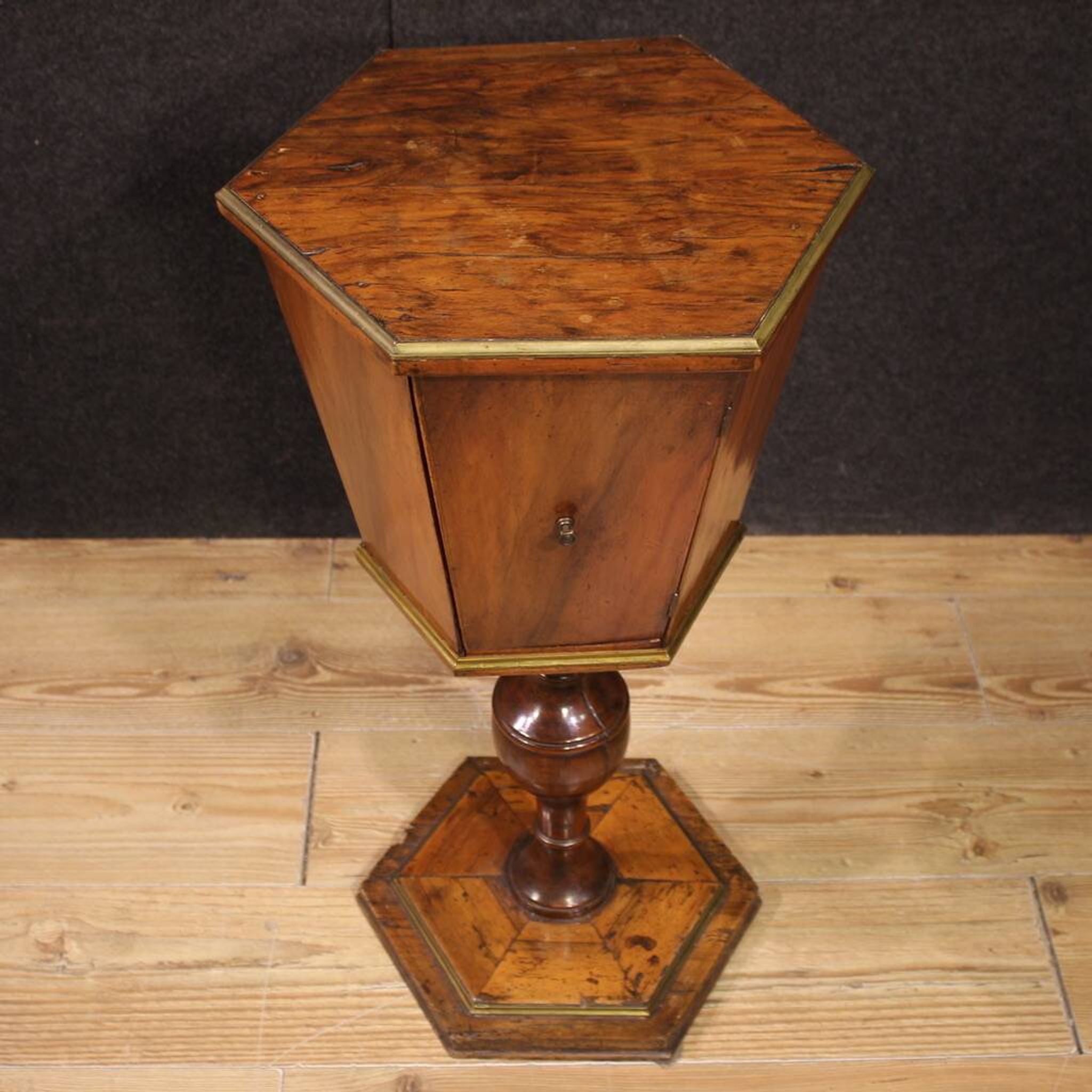 Paire de tables d'appoint italiennes du XIXe siècle