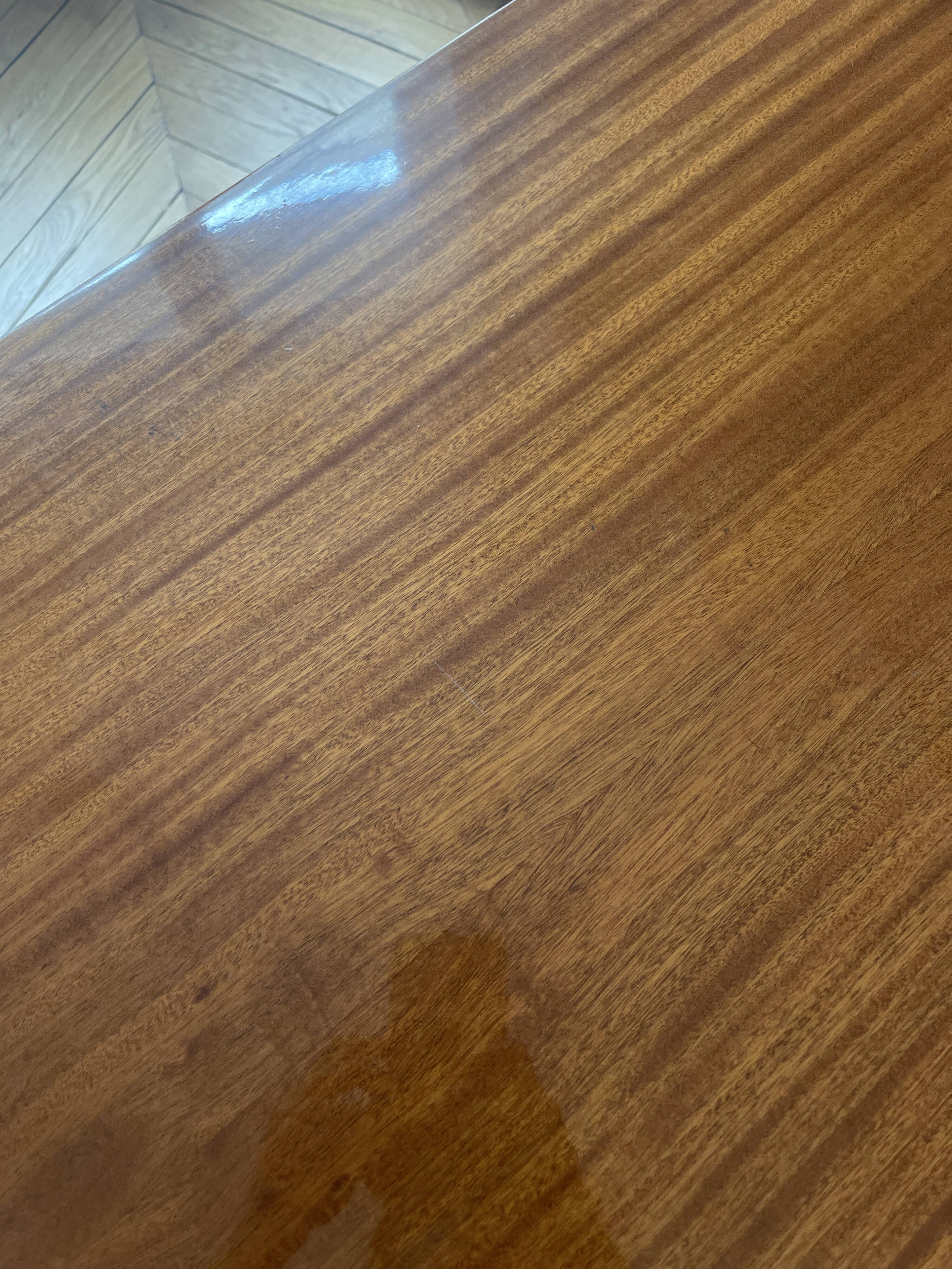 Flat desk compass feet