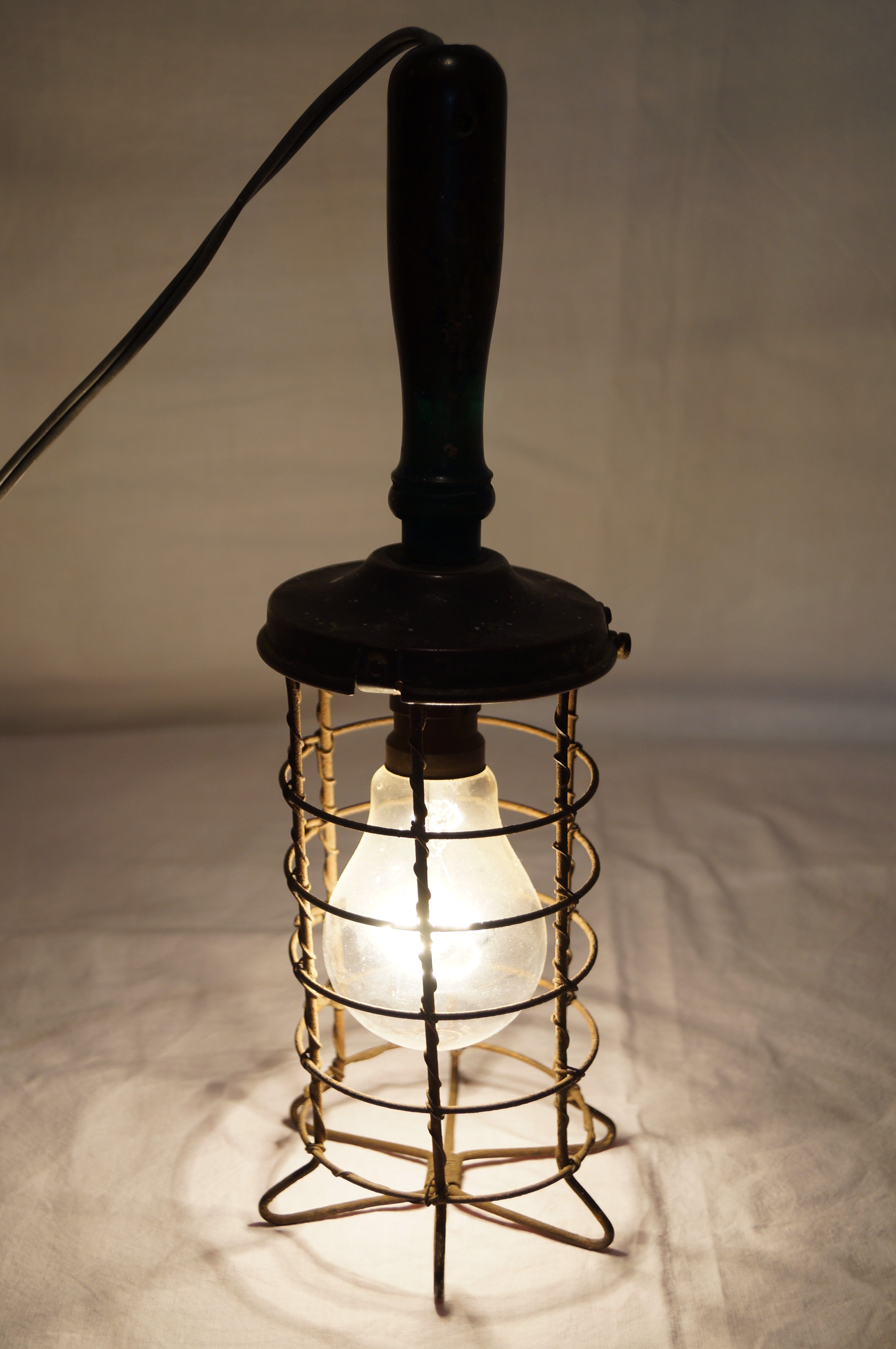 Lampe balladeuse manche en bois