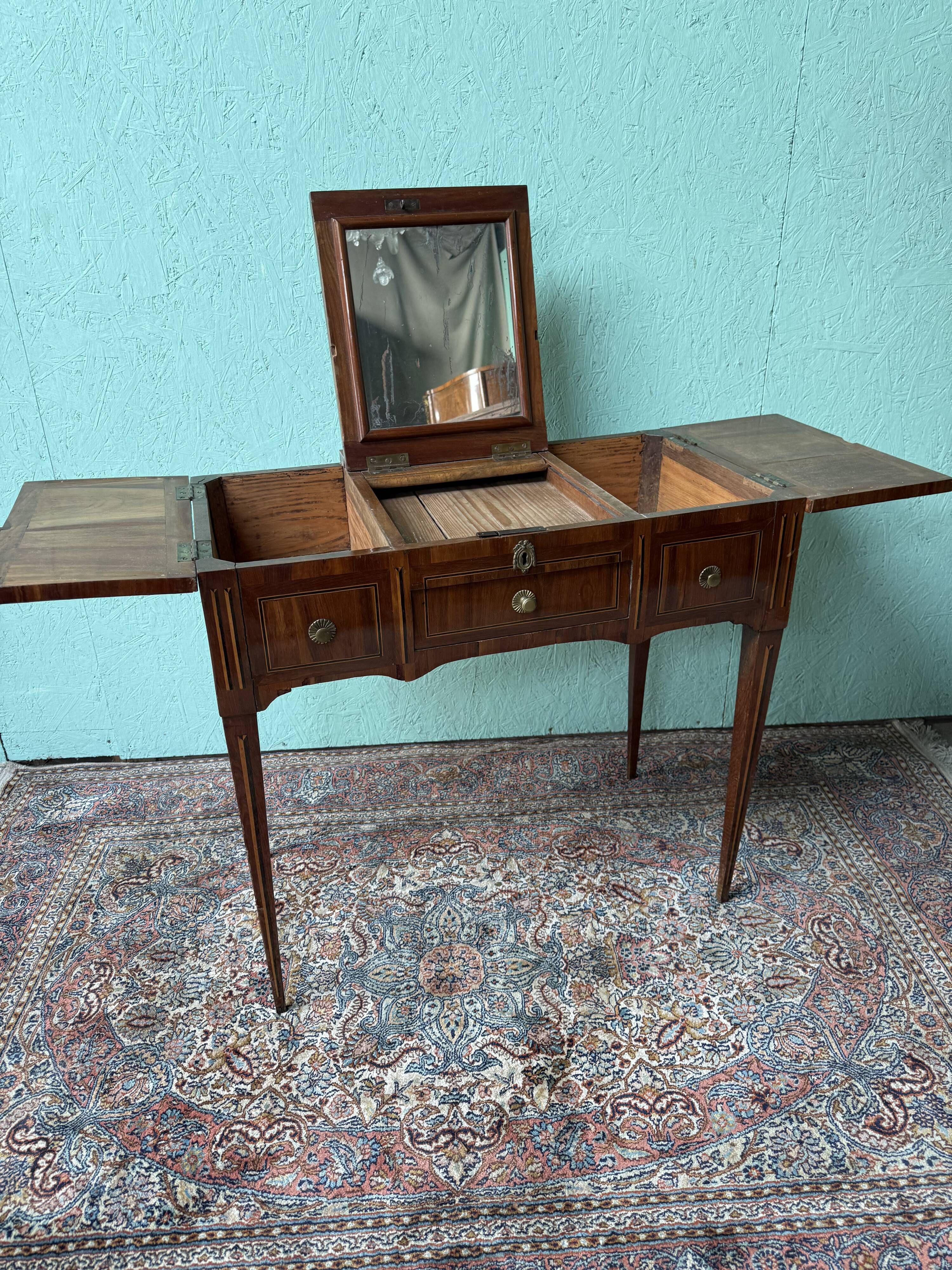 Coiffeuse d’époque Louis XVI