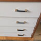Commode vintage revisitée en Setting Plaster de chez Farrow & Ball