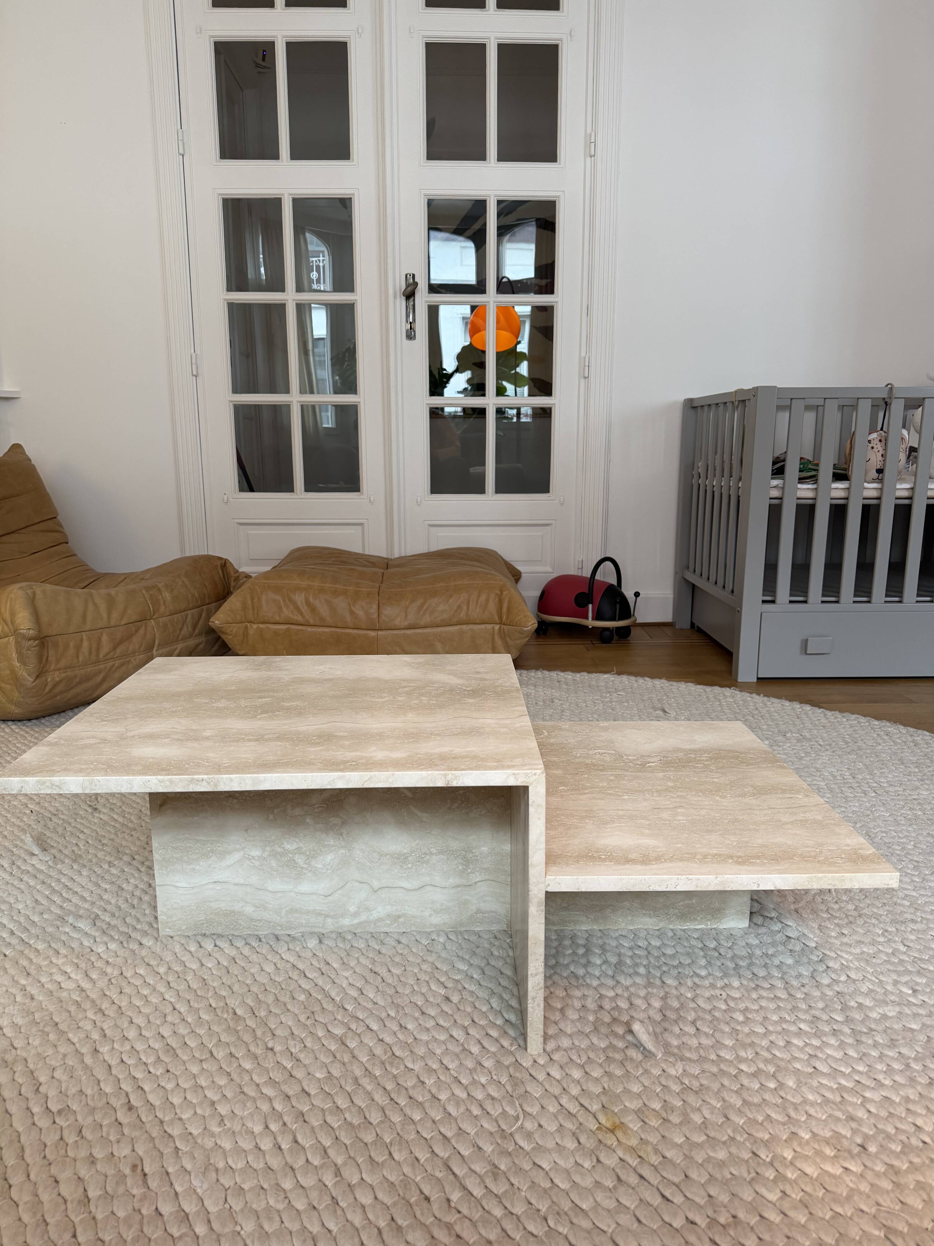 Coffee table in travertine