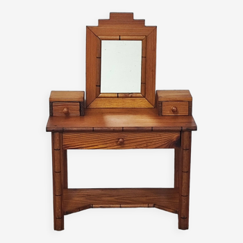 Pichepin doll dressing table