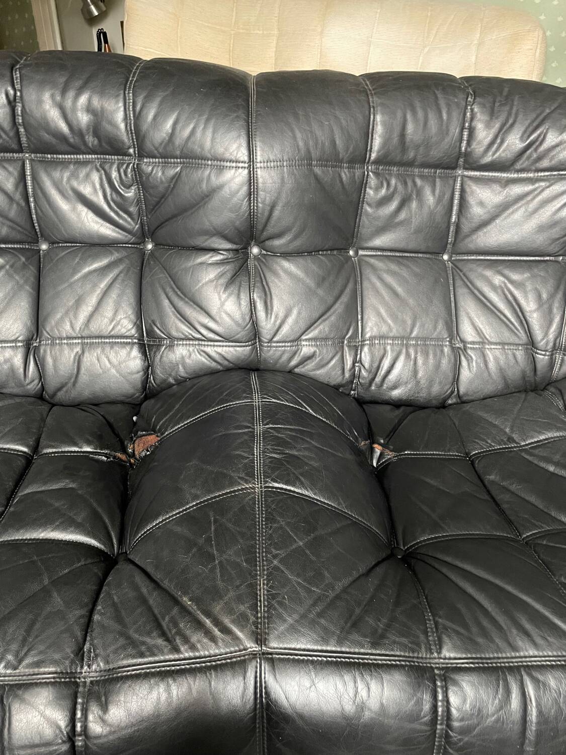 Kashima 2-seater sofa in black leather Michel Ducaroy, 1970