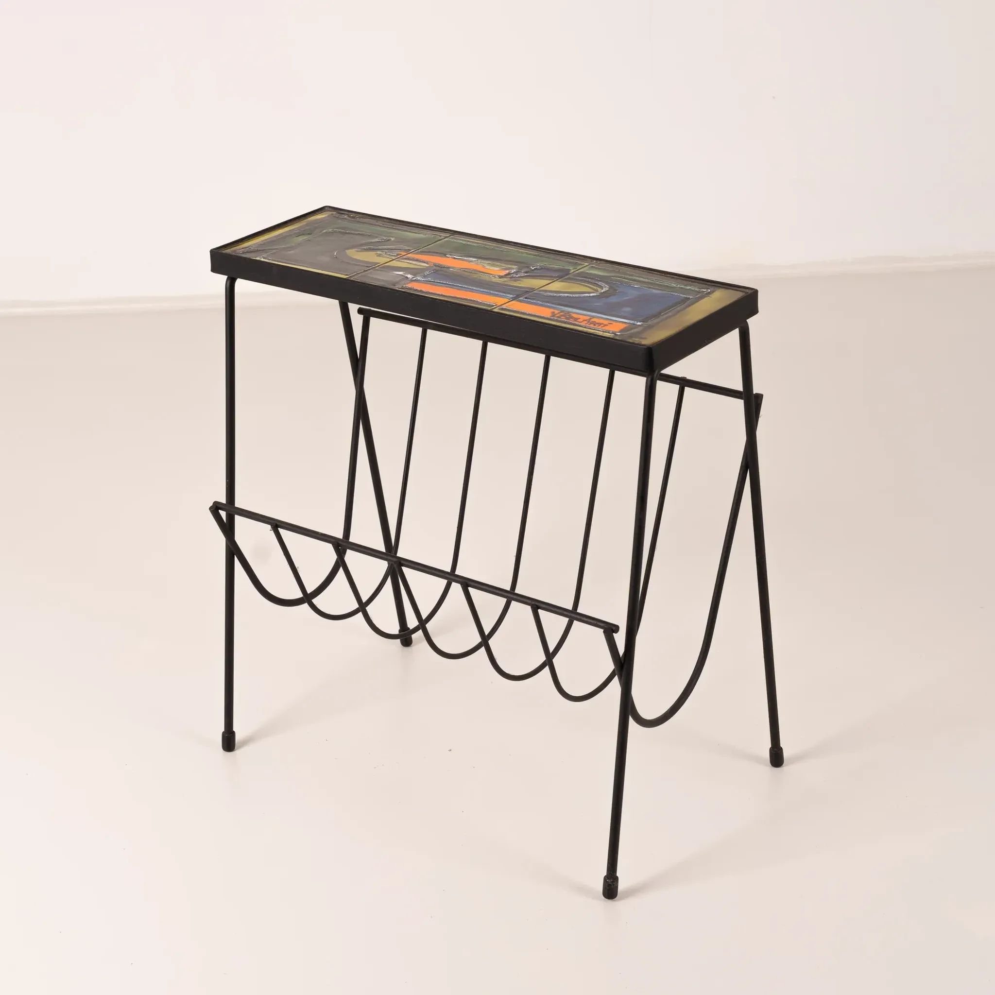 Ceramic tile magazine rack by Belarti