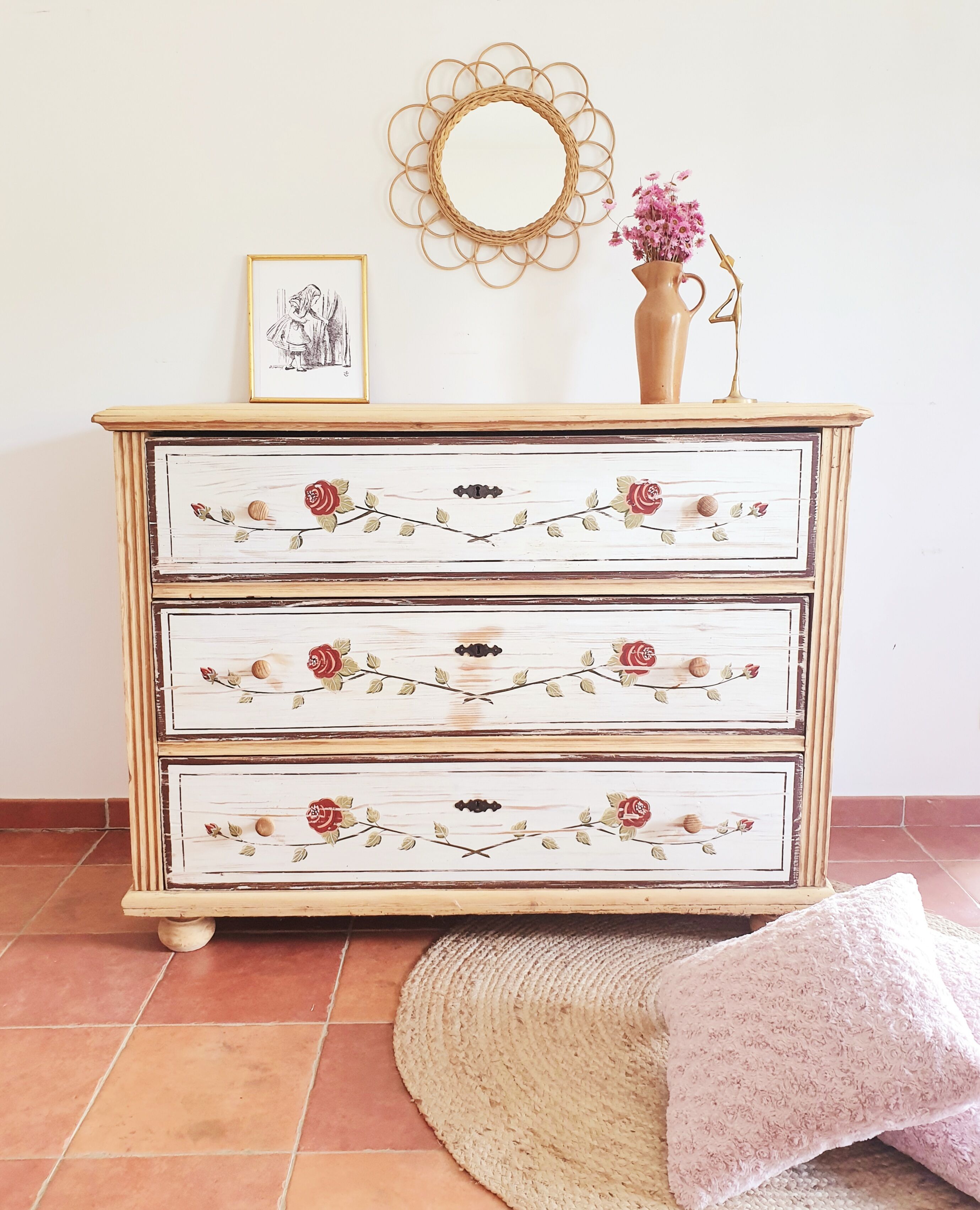 Pretty solid pine chest of drawers