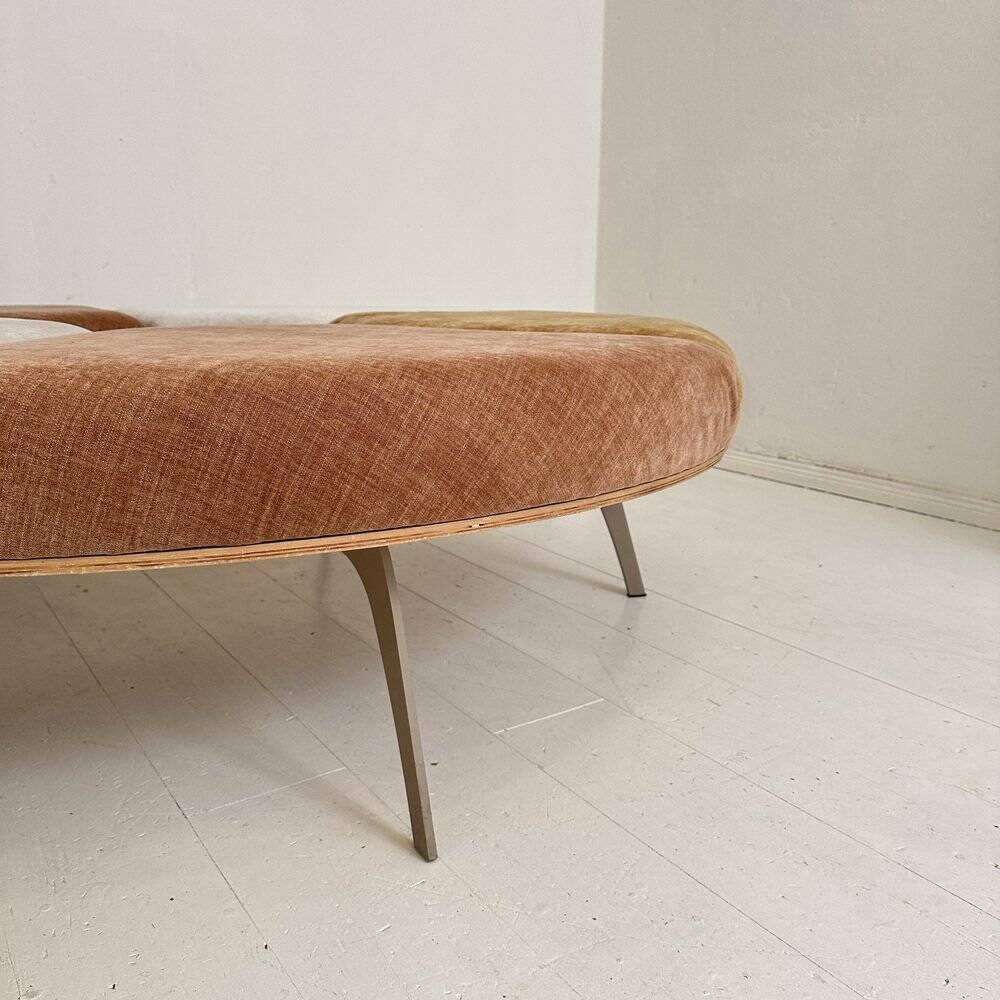 Postmodern Rondell Round Sofa in Velvet Fabric, 1980s