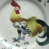 SUPERBE Art Nouveau polychrome flat plate, signed Lunéville, model LES COQS