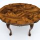 Table basse en noyer italien de style baroque du XXe siècle