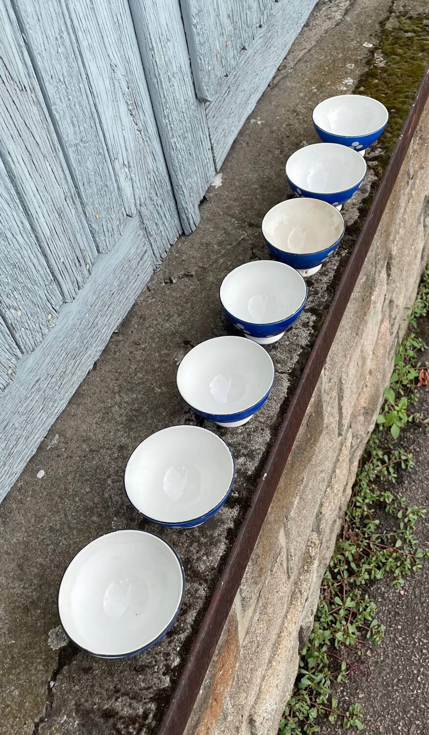 7 mini coffee bowls with blue polka dot decoration