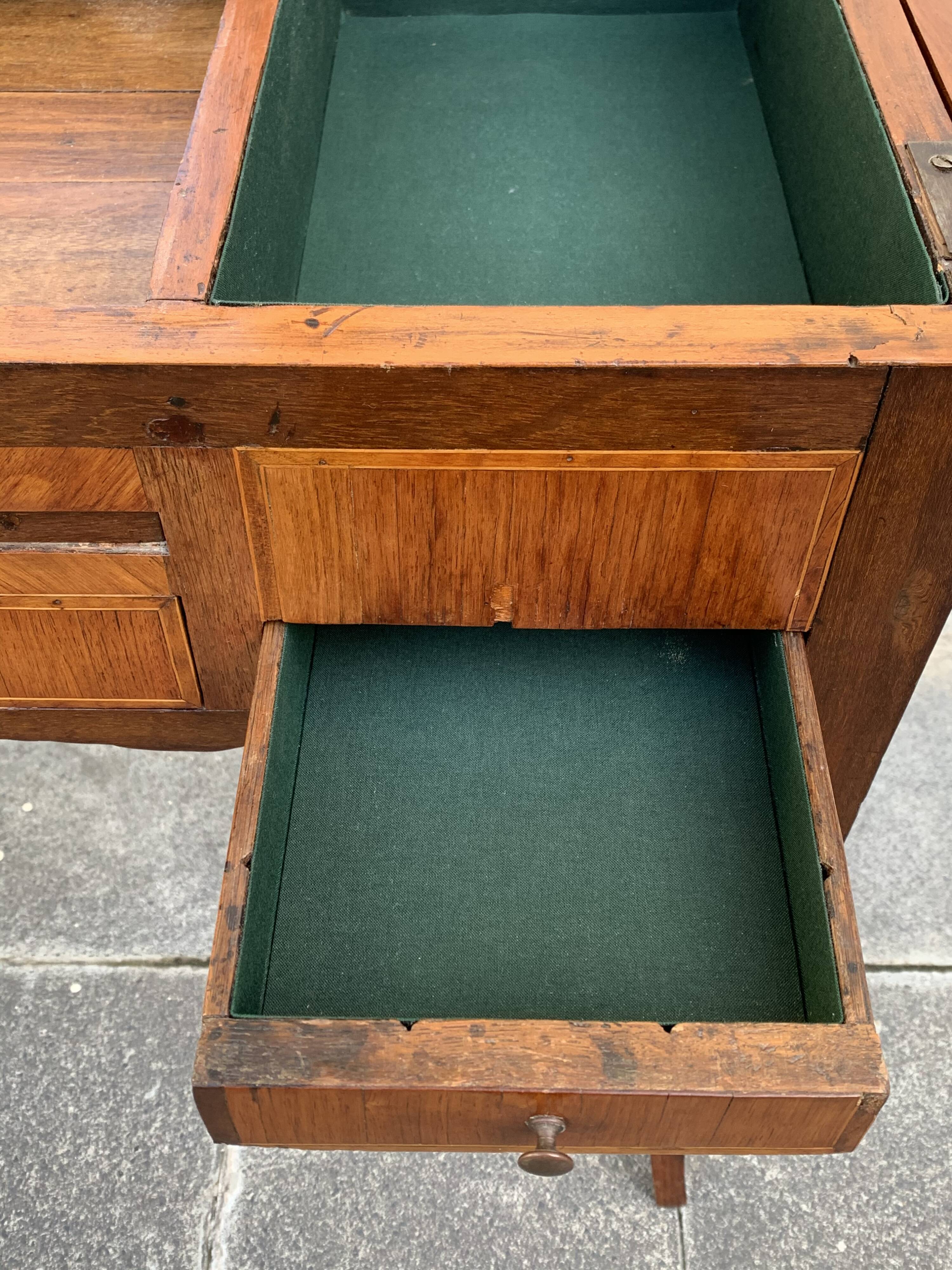 Hairdresser Louis XVI in marquetry and bronze