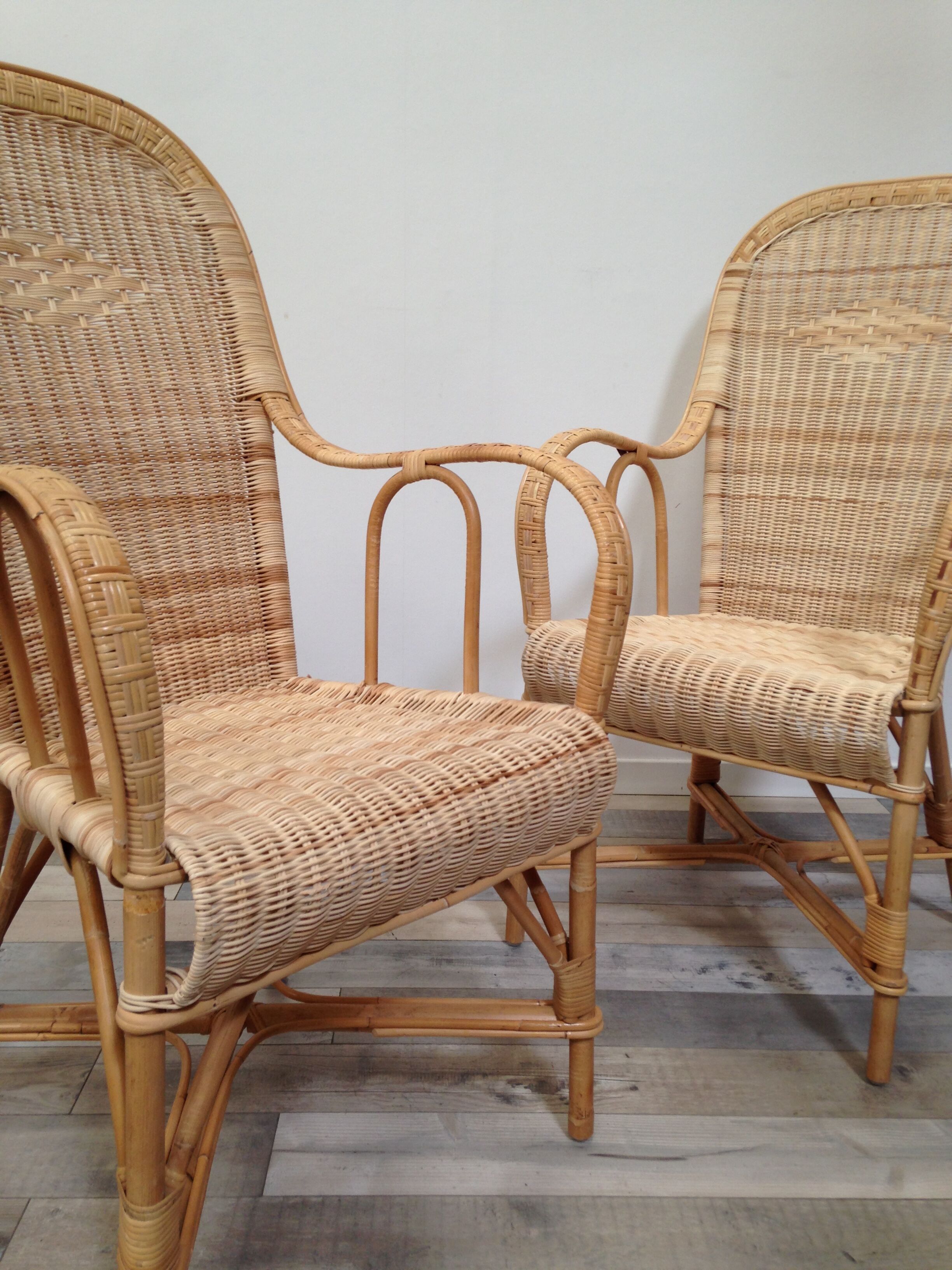 Paire de fauteuils en rotin