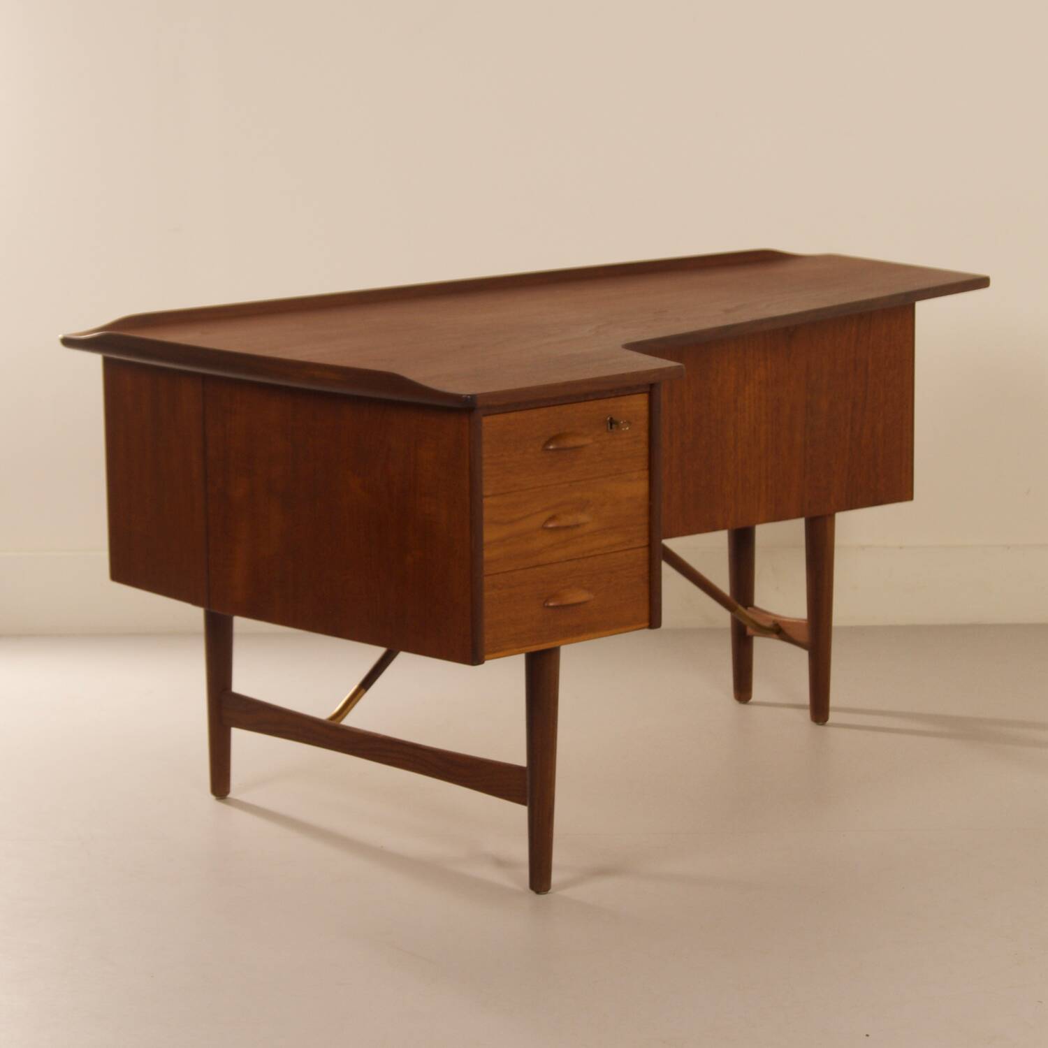 Boomerang desk by Peter Løvig Nielsen for Hedensted mobelfabrik, 1960s