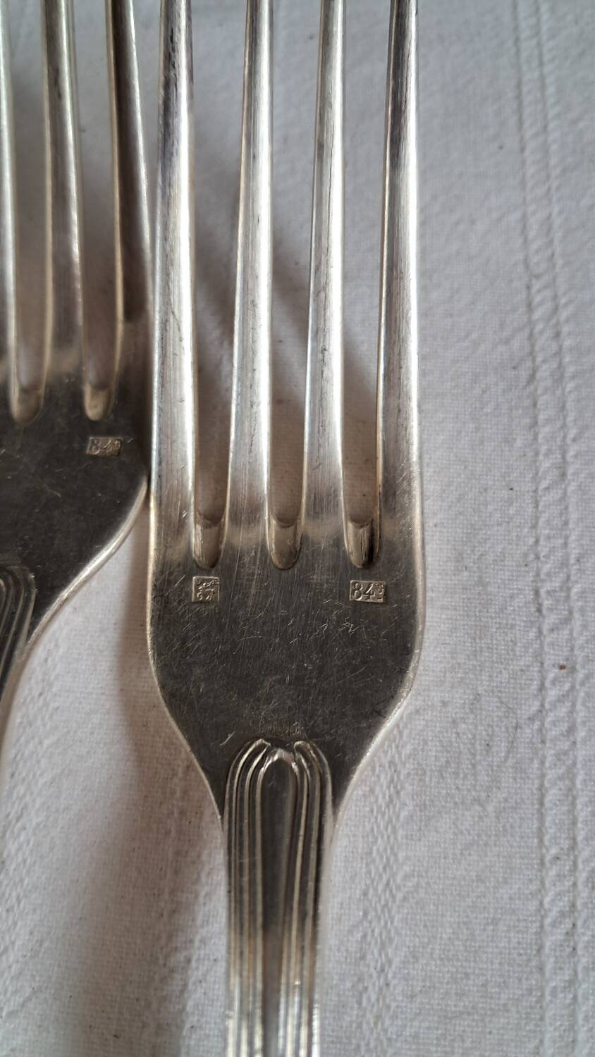 37-piece cutlery set in the liner style