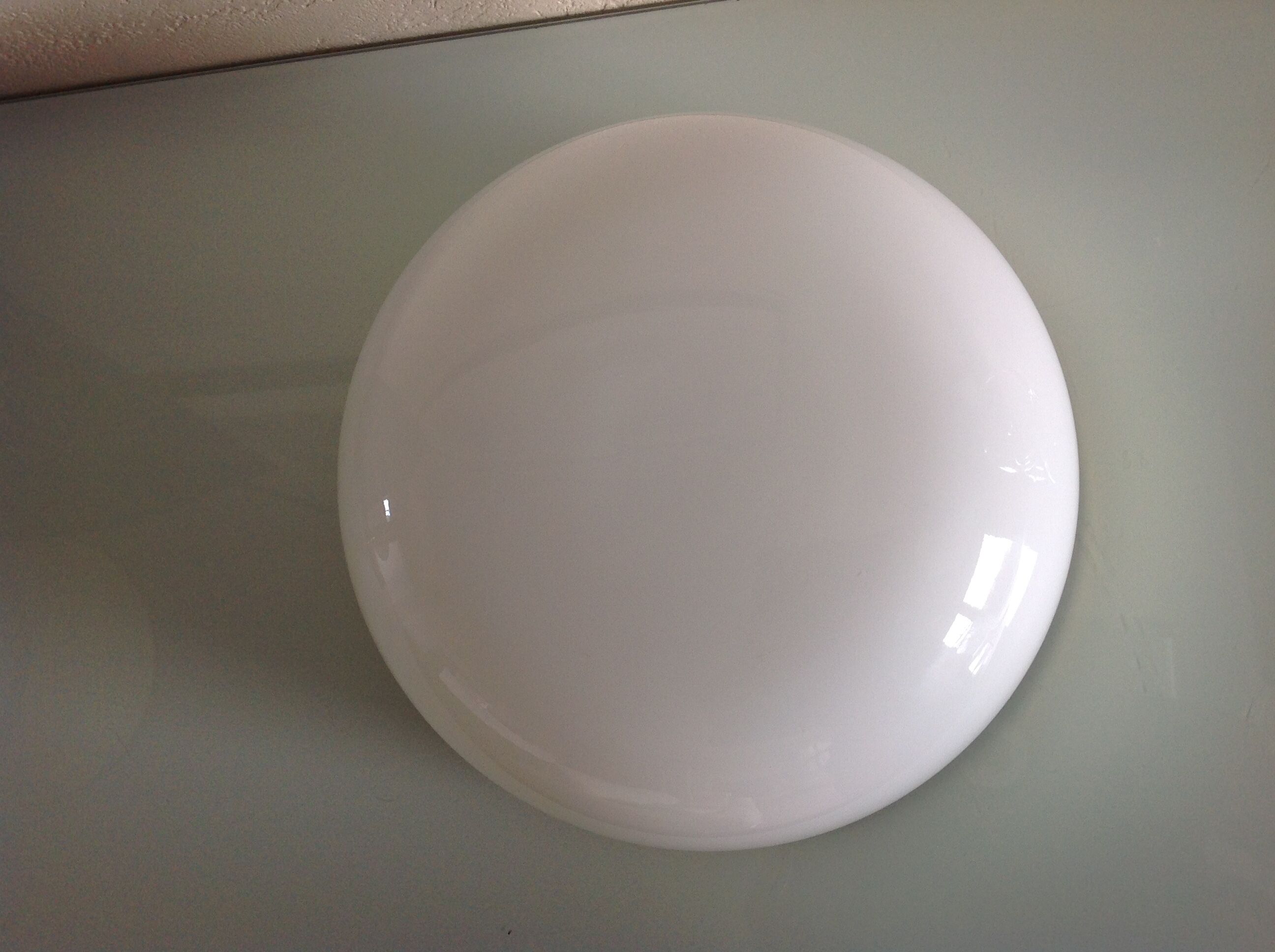 Half moon ceiling light in white opaline / vintage 70-80s