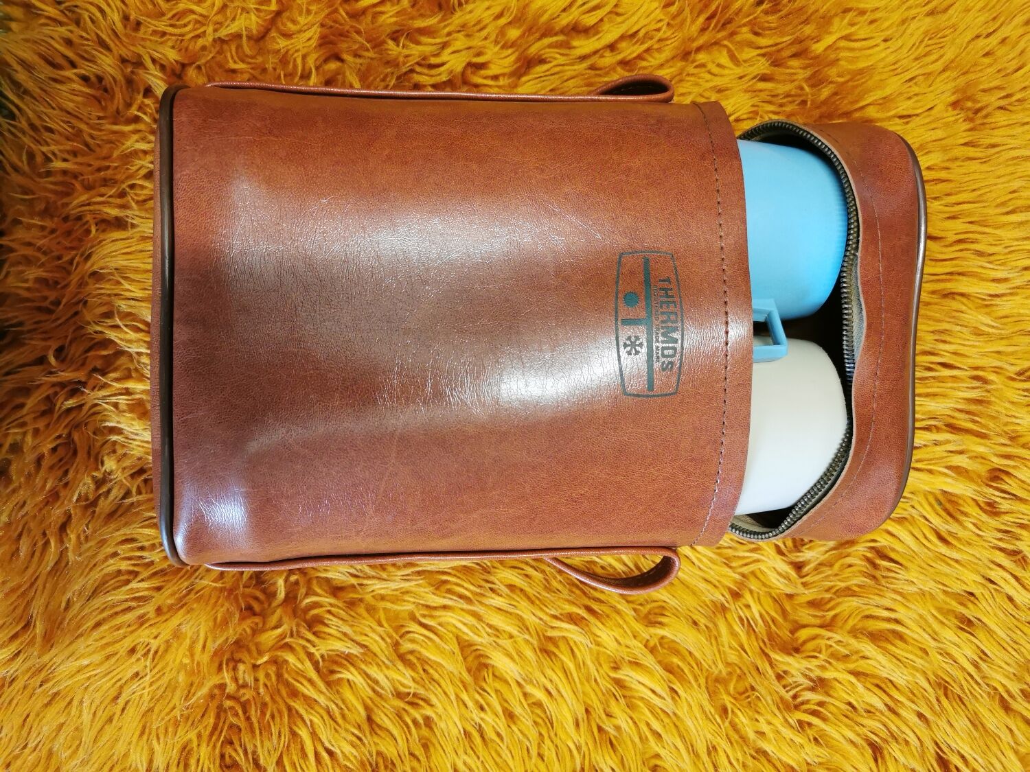 Set of 2 thermos