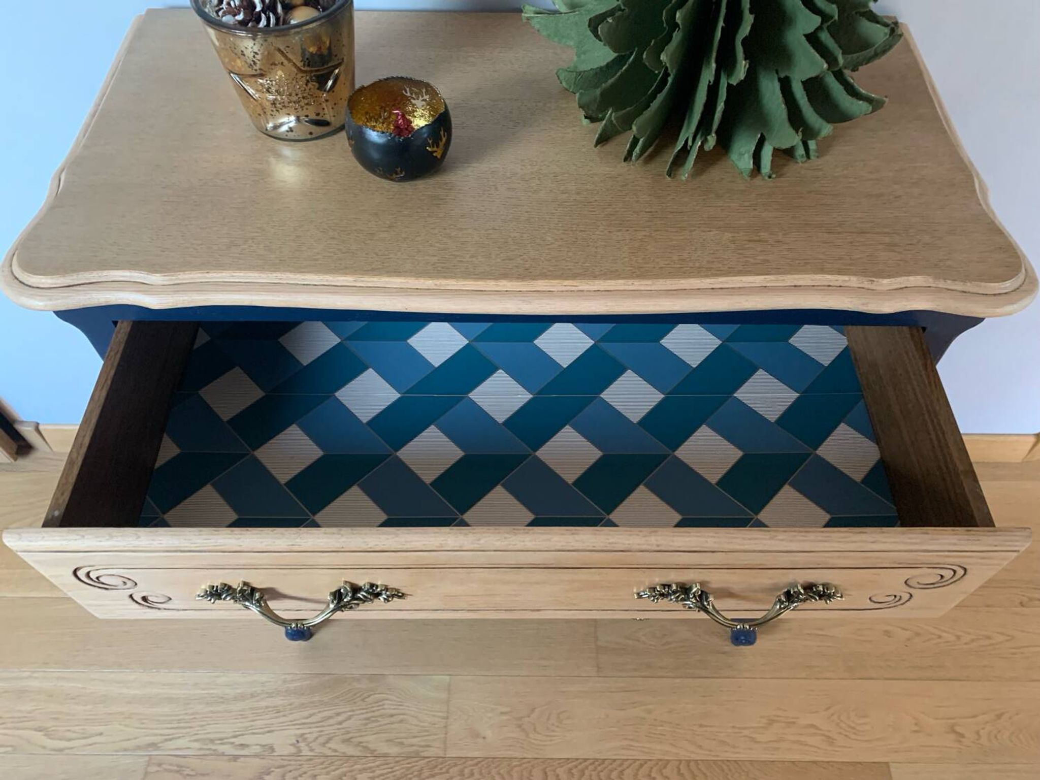 4-drawer chest of drawers