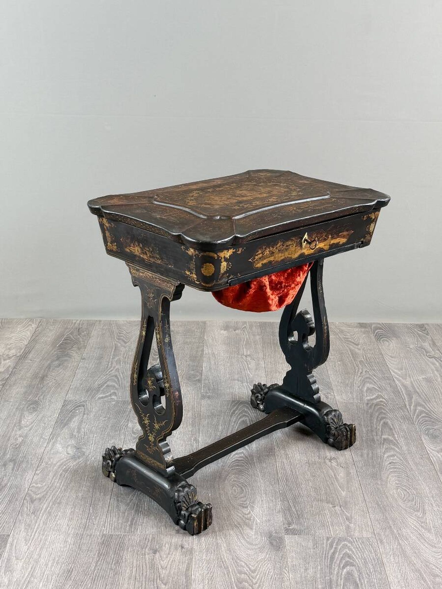 Necessary sewing furniture in blackened wood, Napoleon III style, 19th century.