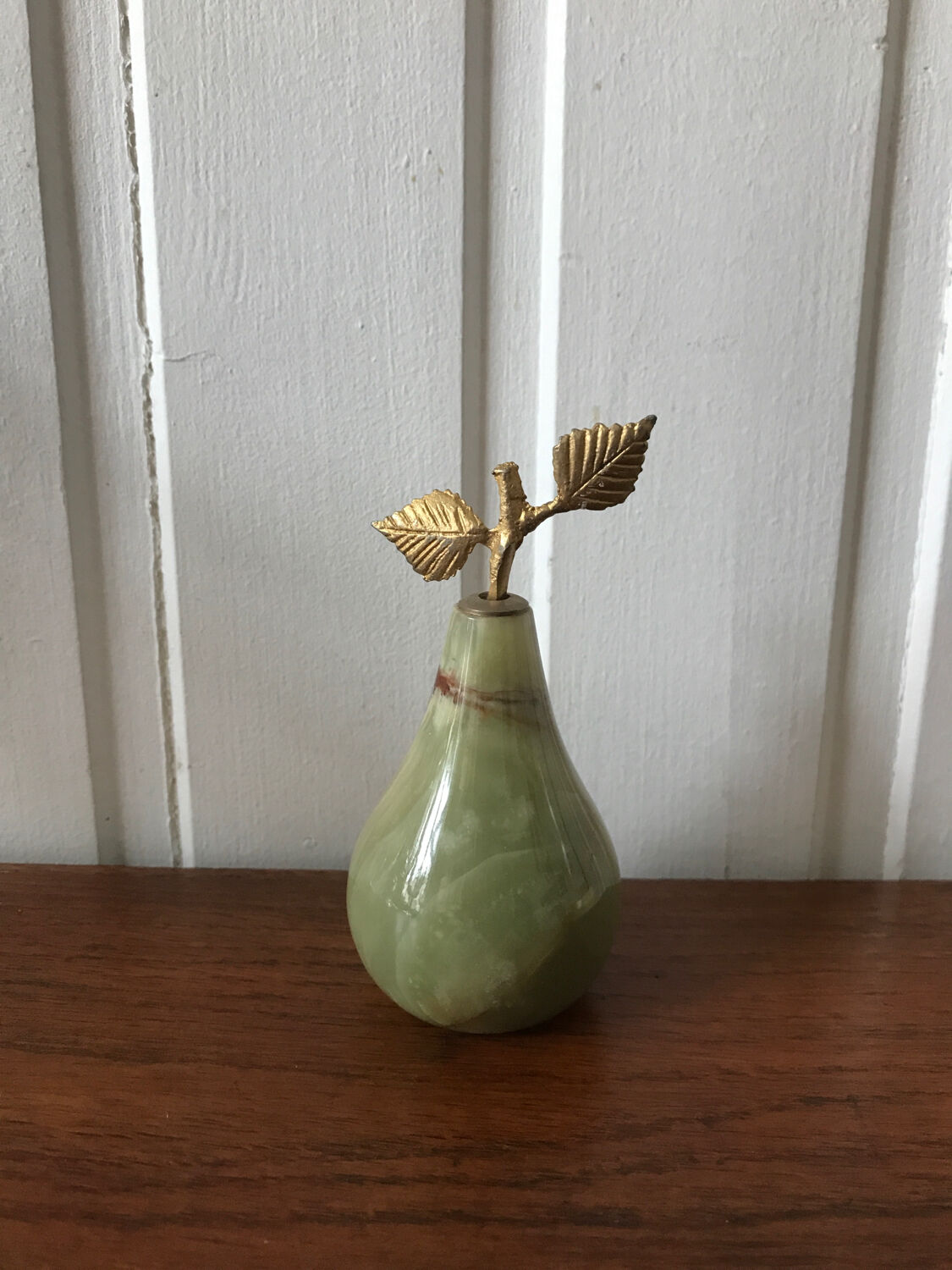 Pear paper press in brass and albatre