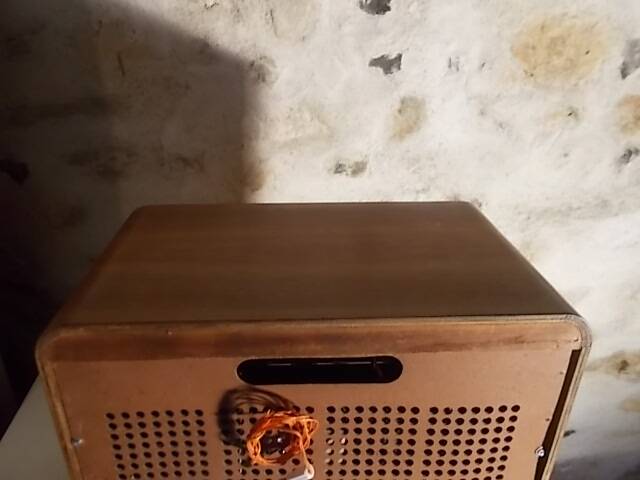 Vintage TSF radio, art deco radio