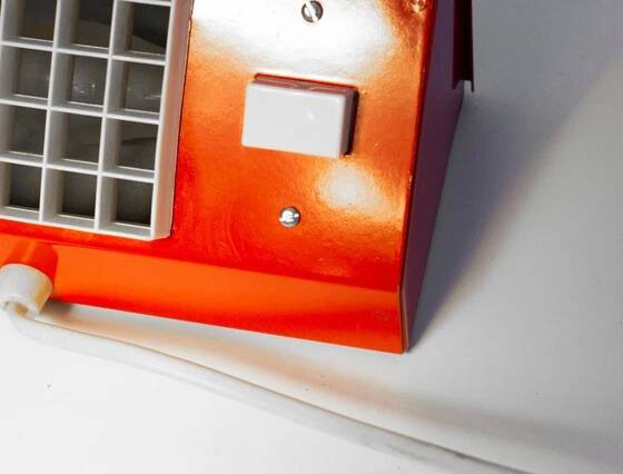Red Elidus bedside lamp in metal, designed by Hans-Agne Jakobsson in the 1970s.
