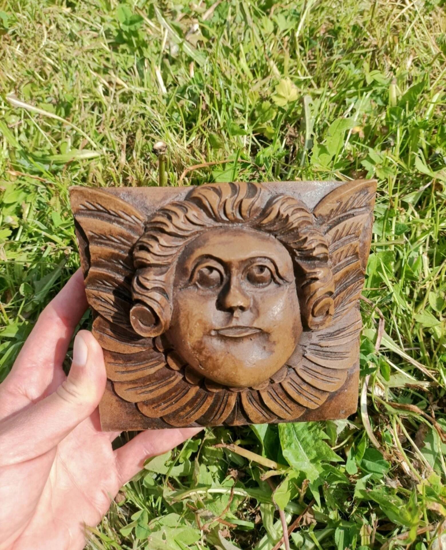 Bas relief bois sculpté