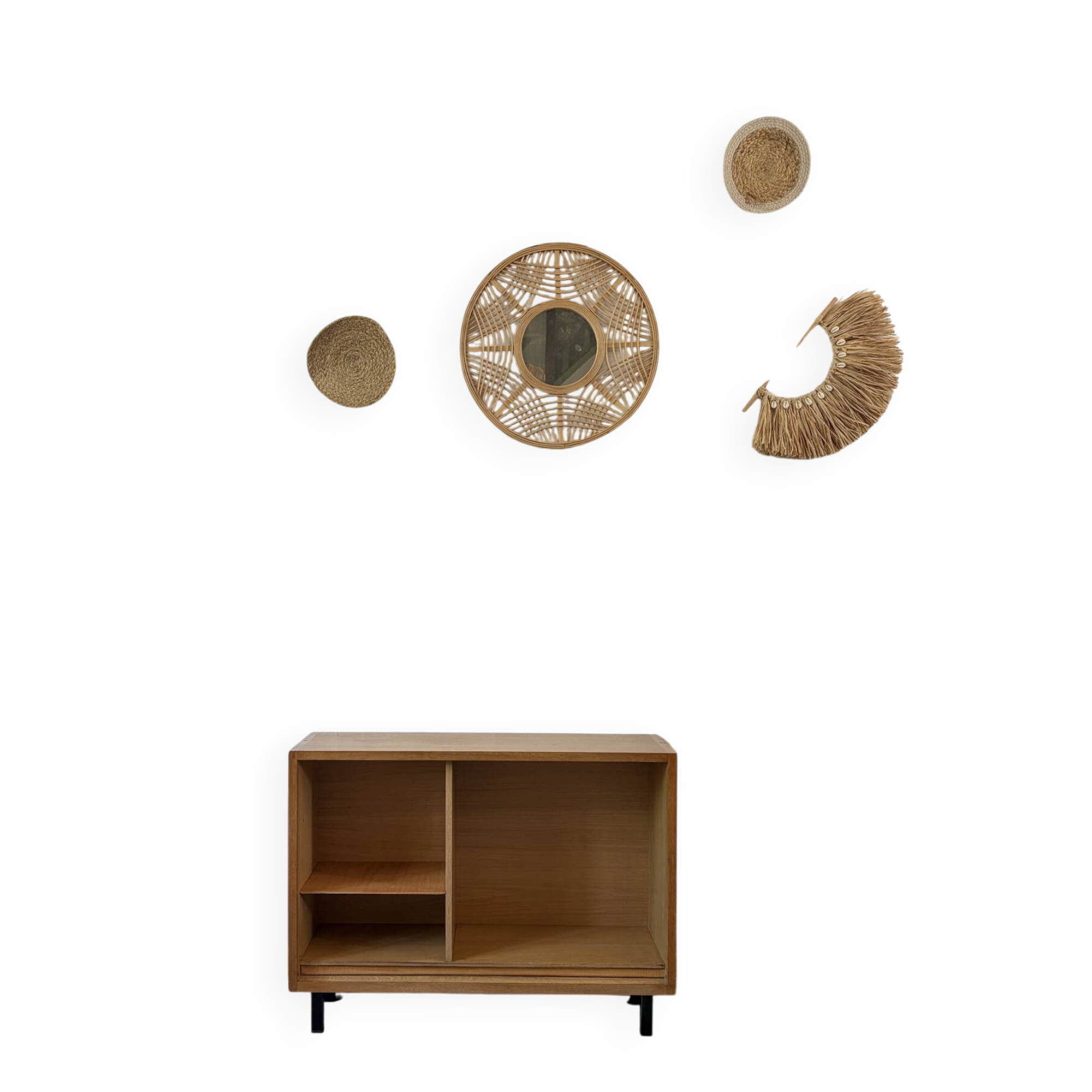 Charming vintage shelf / TV unit