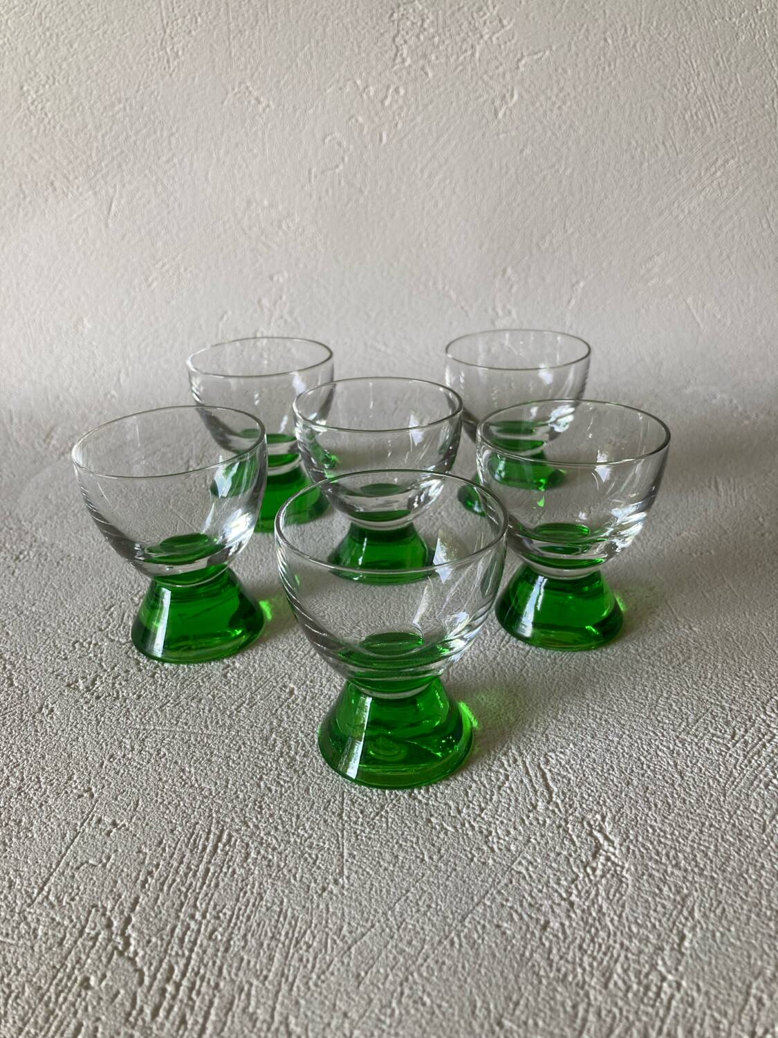 6 Ouralin green pyramidal round stem liqueur glasses