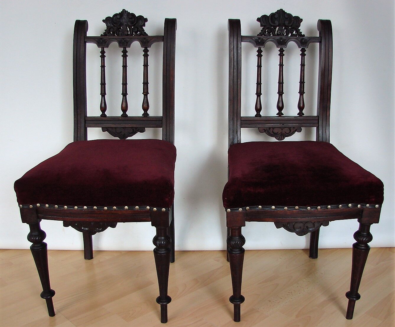 Pair of chairs from the 19th century