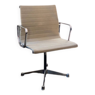 EA 108 office chair in beige fabric and aluminum by Charles & Ray Eames for Herman Miller, signed - 1958 (original edition)