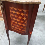 Commode en marqueterie Louis XVI Transition