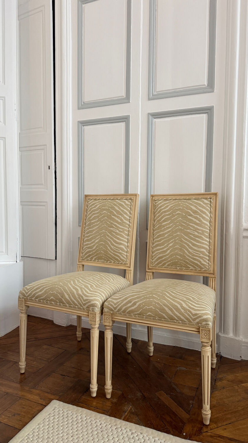 Paire de chaises de style Louis XVI — Ballard Designs — Tissu zèbre sa