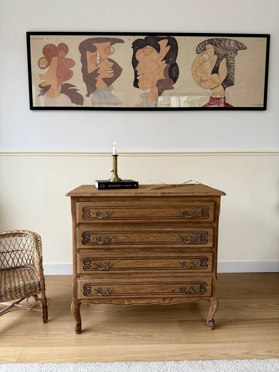 Beautiful renovated wooden chest of drawers - 4 drawers