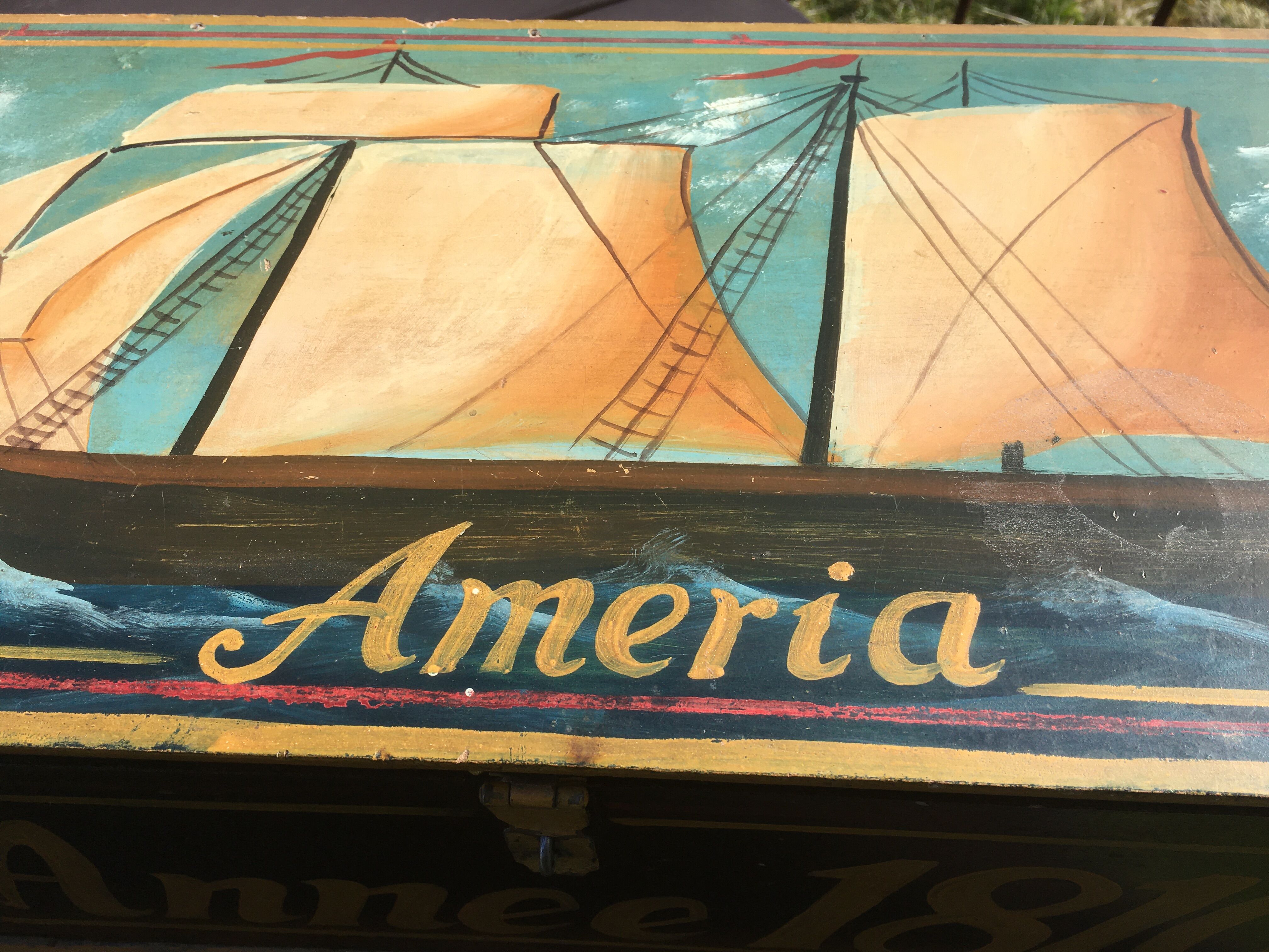 Coffre en bois peint  "Améria 1810"
