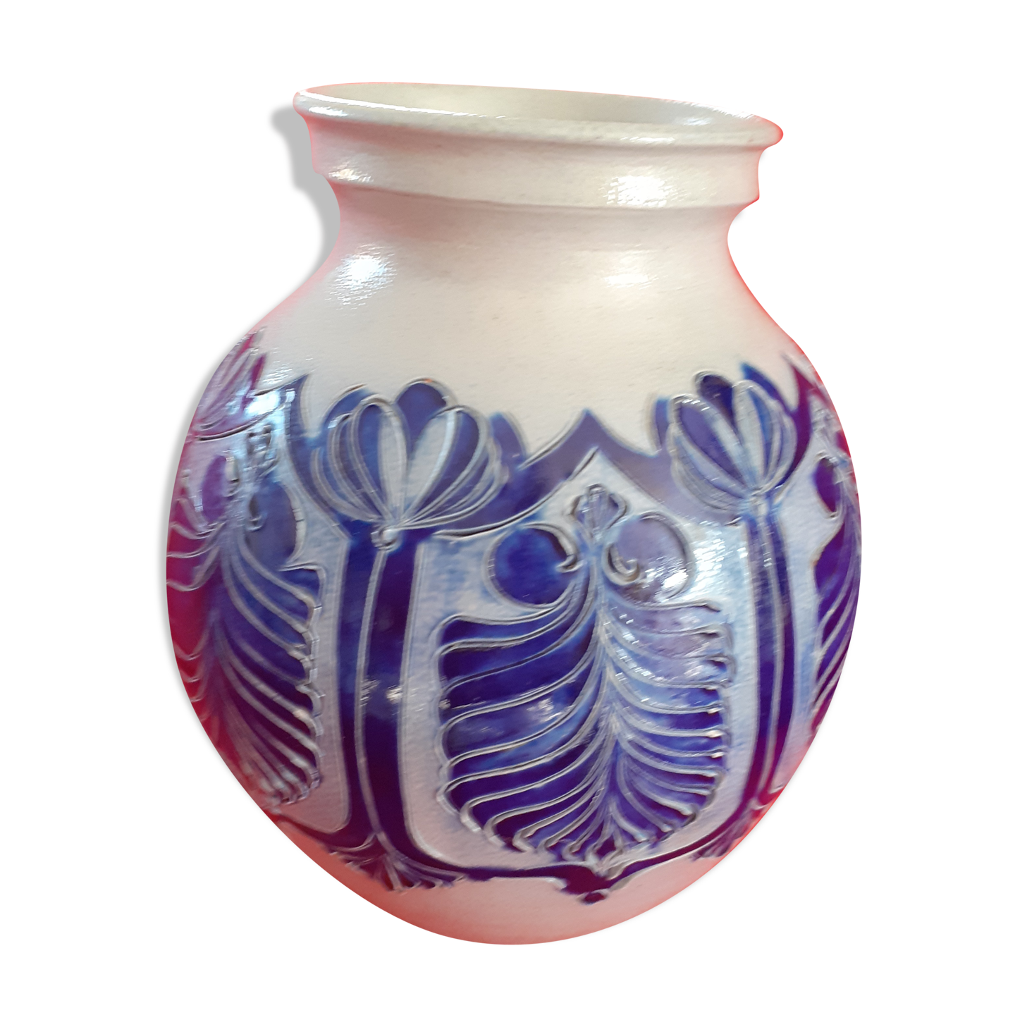 Vernified sandstone vase with blue décor.