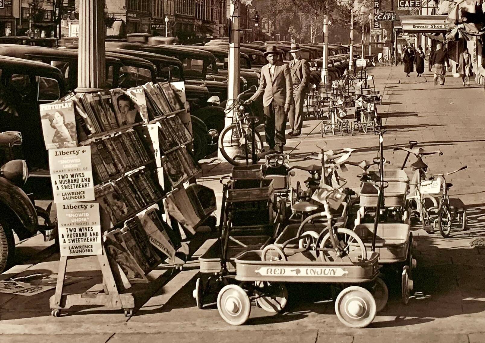📸 Fine Art Photograph by Walker Evans – Street Scene, Selma, Alabama (1935)
