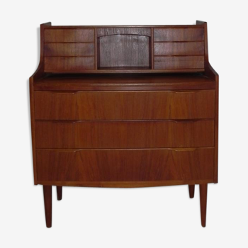 Lady secretary in teak